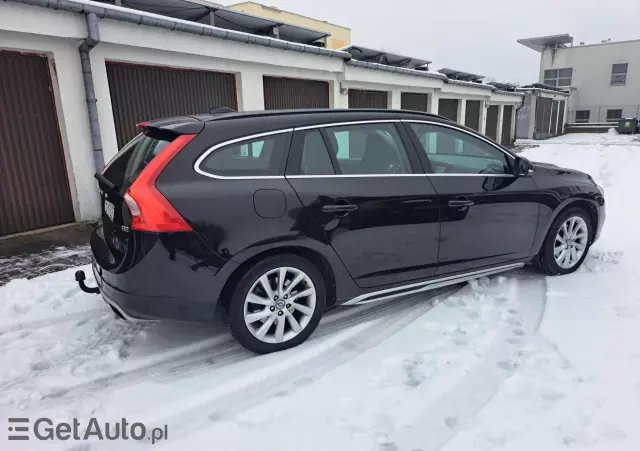 VOLVO V60 D2 Momentum