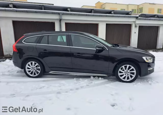 VOLVO V60 D2 Momentum