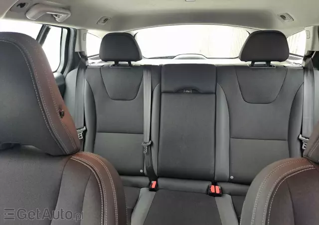 VOLVO V60 D2 Momentum