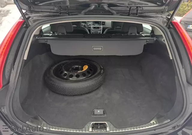 VOLVO V60 D2 Momentum