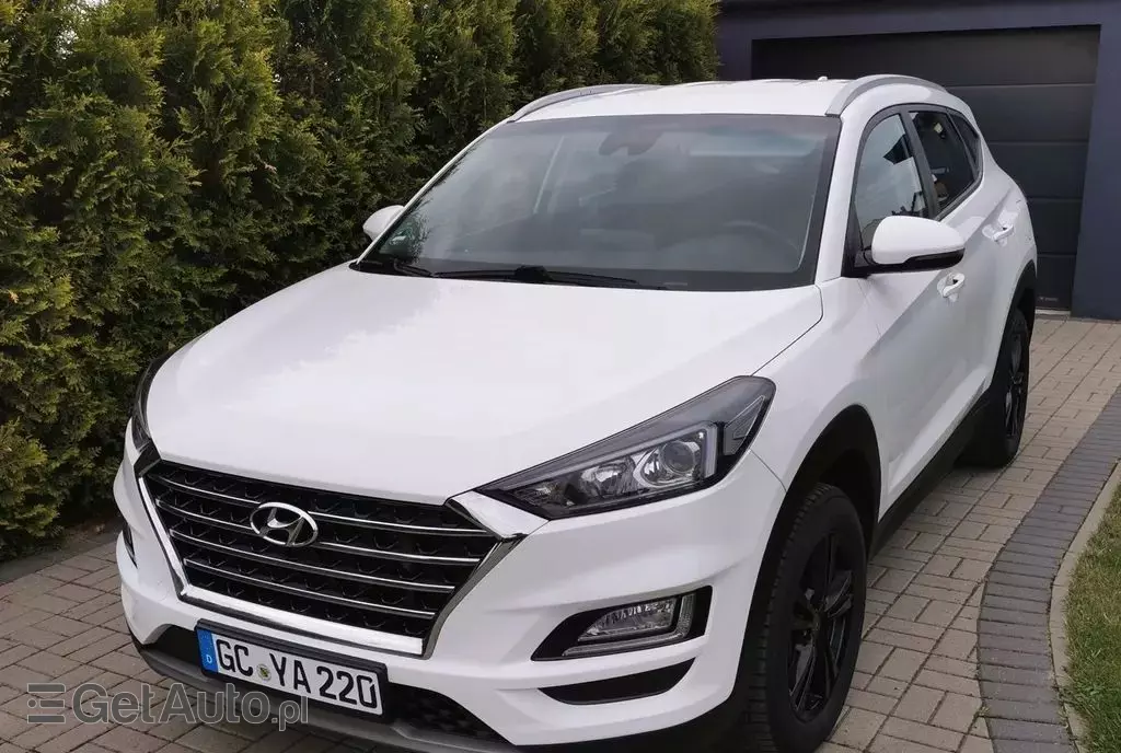 HYUNDAI Tucson 