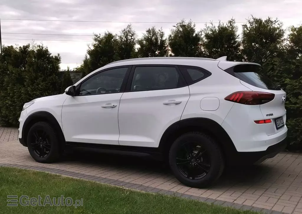 HYUNDAI Tucson 