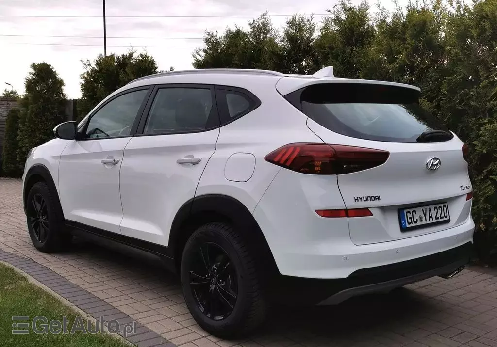 HYUNDAI Tucson 