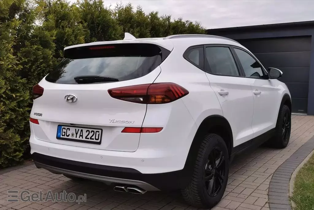 HYUNDAI Tucson 