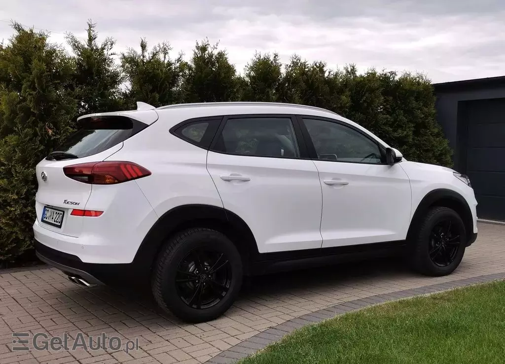 HYUNDAI Tucson 