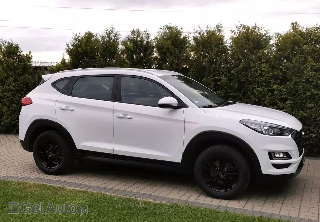 HYUNDAI Tucson 