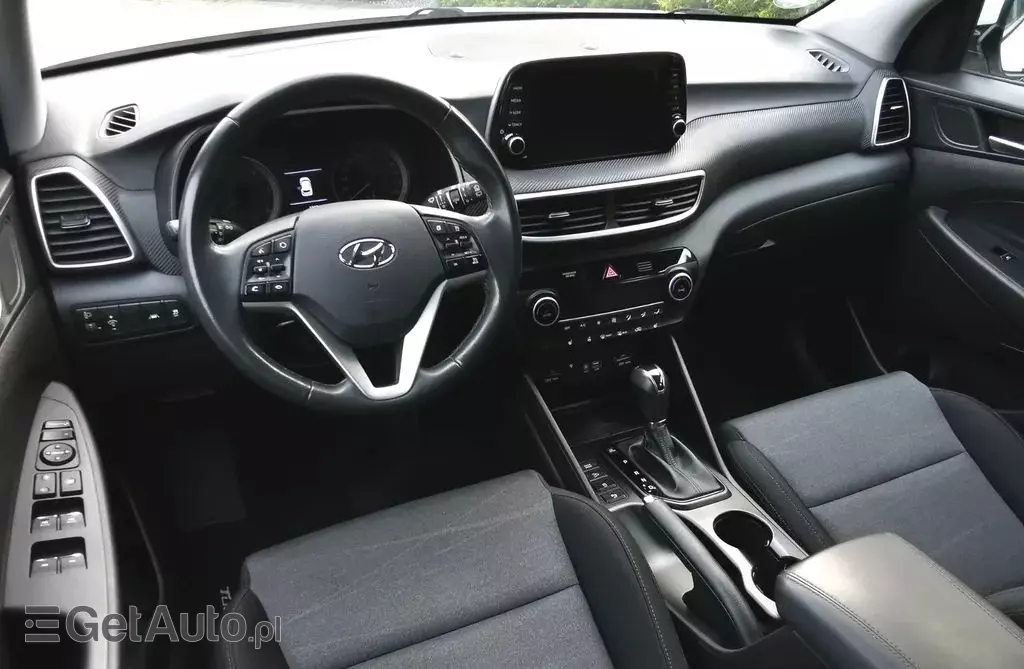 HYUNDAI Tucson 