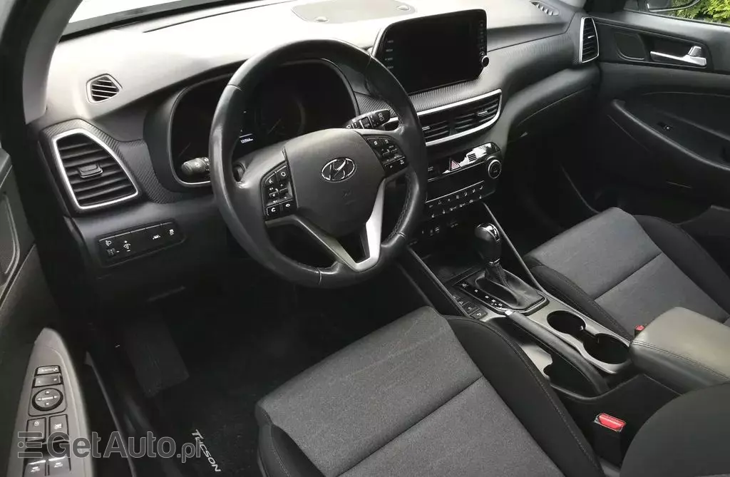 HYUNDAI Tucson 