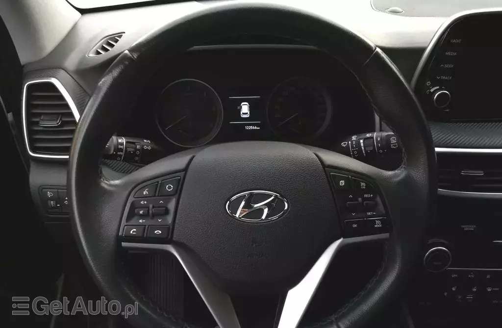 HYUNDAI Tucson 