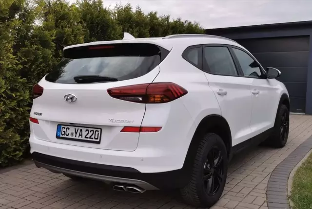 HYUNDAI Tucson 