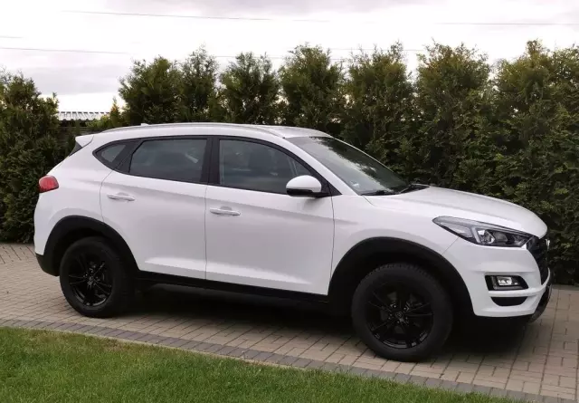 HYUNDAI Tucson 