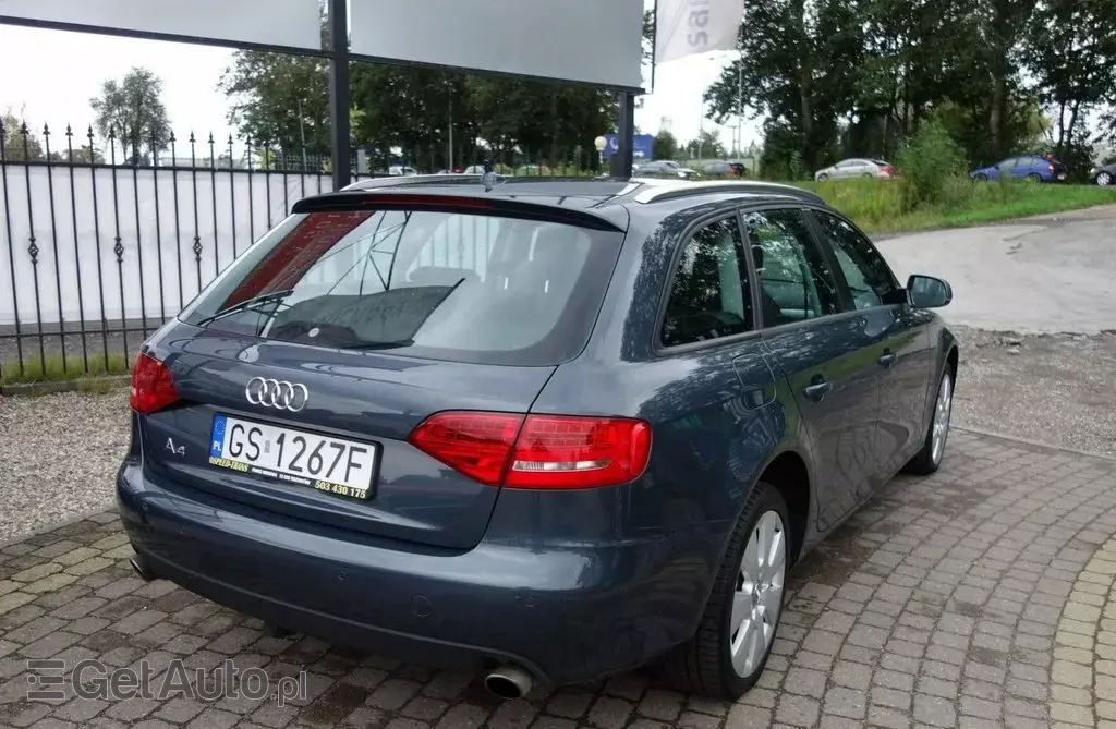 AUDI A4 