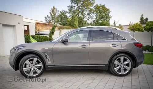 INFINITI QX70 