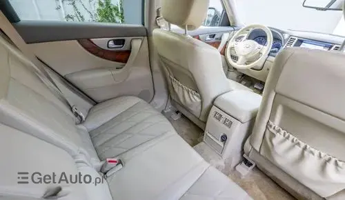 INFINITI QX70 