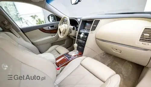 INFINITI QX70 