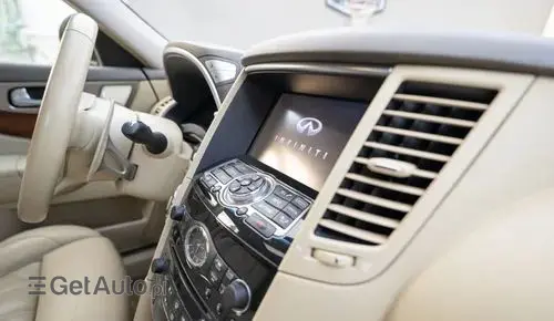 INFINITI QX70 