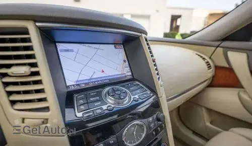INFINITI QX70 