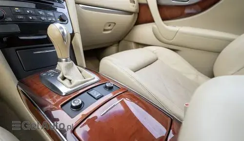 INFINITI QX70 