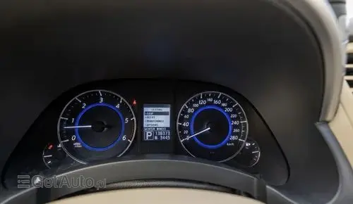 INFINITI QX70 