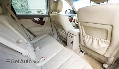 INFINITI QX70 