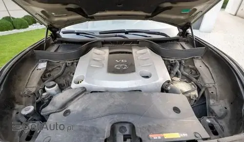 INFINITI QX70 