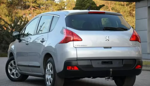 PEUGEOT 3008 