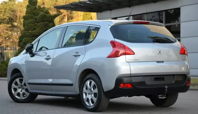 PEUGEOT 3008 