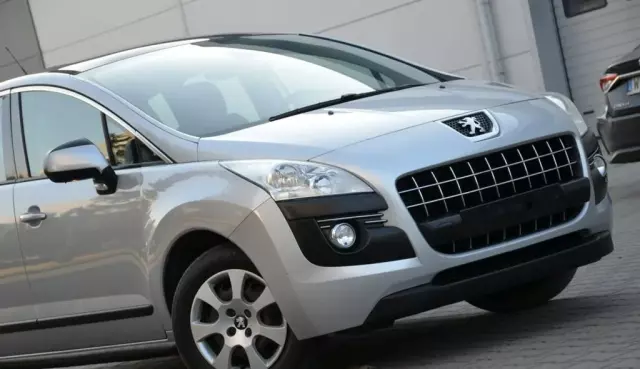 PEUGEOT 3008 