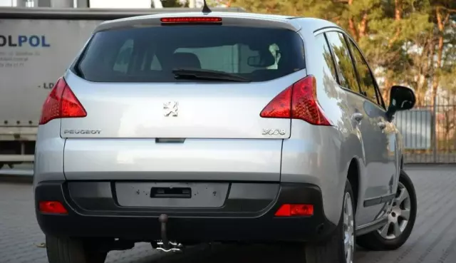 PEUGEOT 3008 