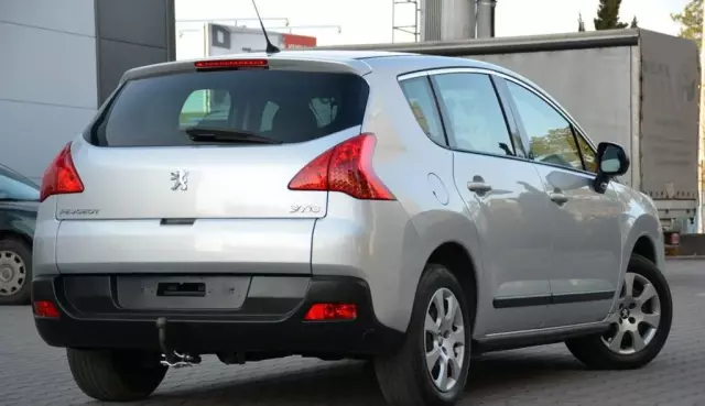 PEUGEOT 3008 
