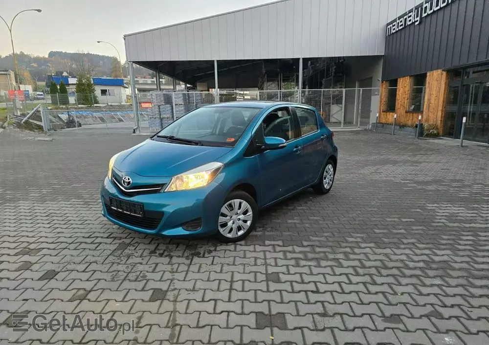 TOYOTA Yaris 