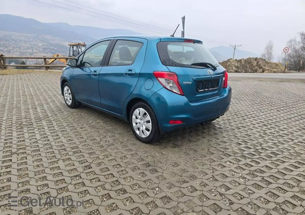 TOYOTA Yaris 