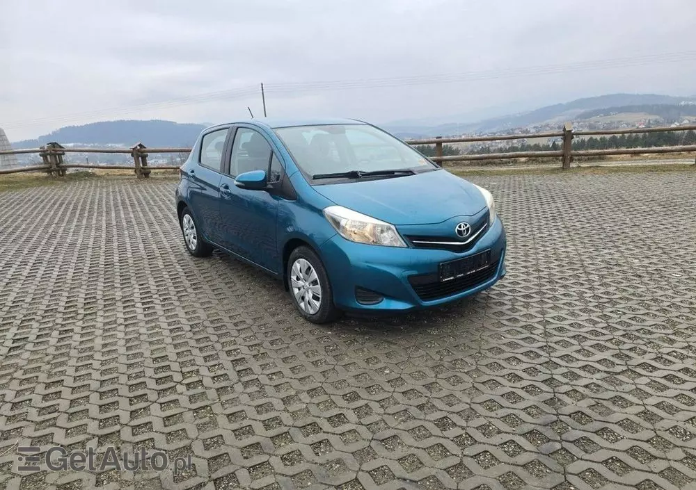 TOYOTA Yaris 