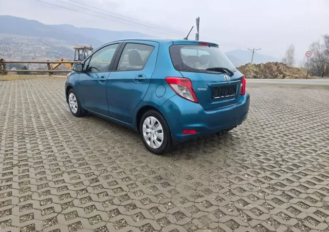 TOYOTA Yaris 