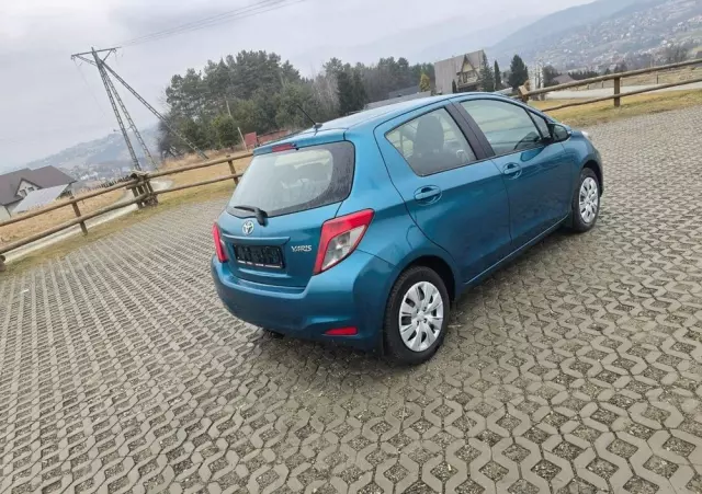 TOYOTA Yaris 