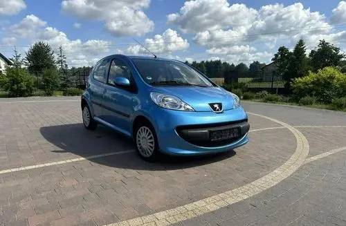PEUGEOT 107 