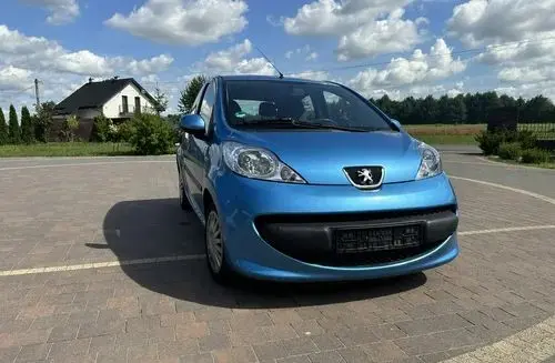 PEUGEOT 107 