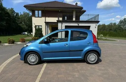 PEUGEOT 107 