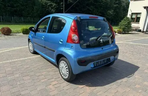 PEUGEOT 107 