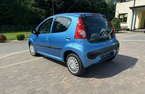 PEUGEOT 107 