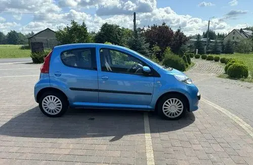 PEUGEOT 107 