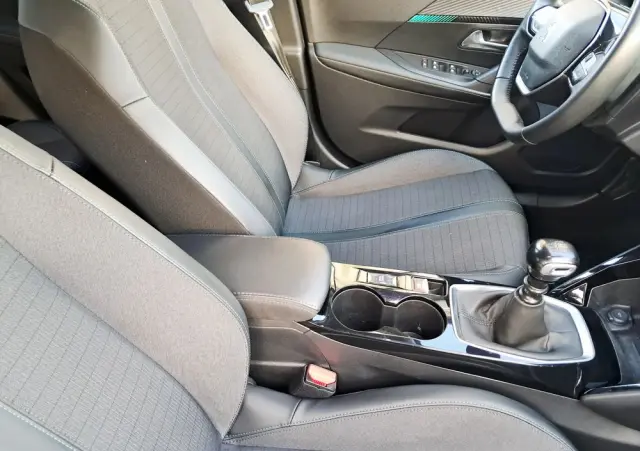 PEUGEOT 2008 1.2 Pure Tech GPF Allure S&S