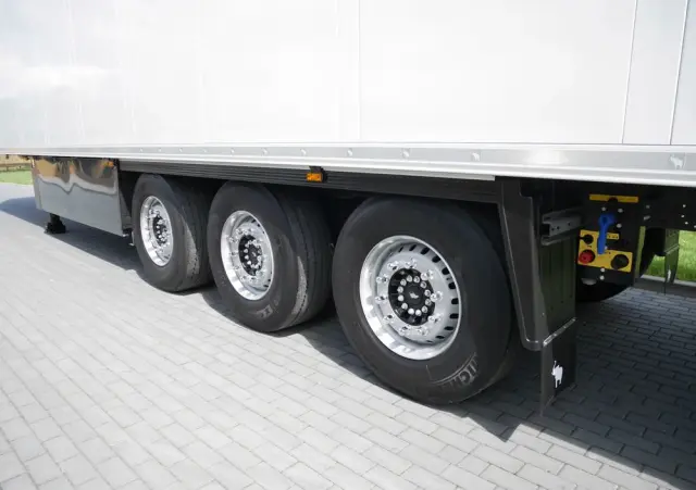 SCHMITZ CARGOBULL Thermo King SLXi 300/ SPEKTRUM/ Stan Idealny 