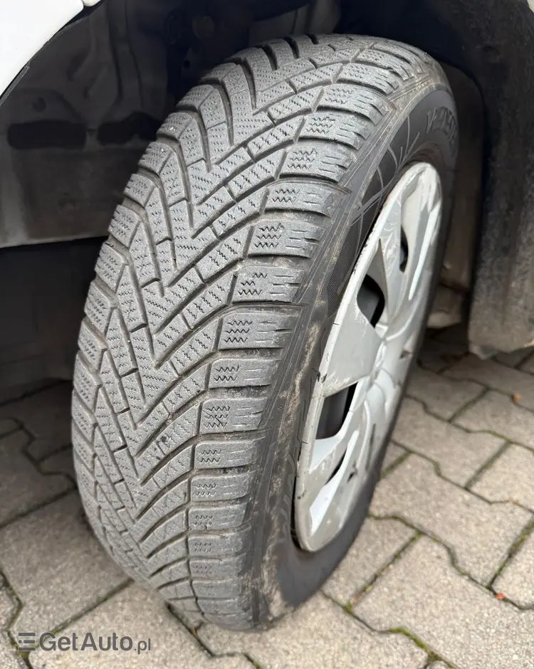 TOYOTA Yaris 1.0 Active