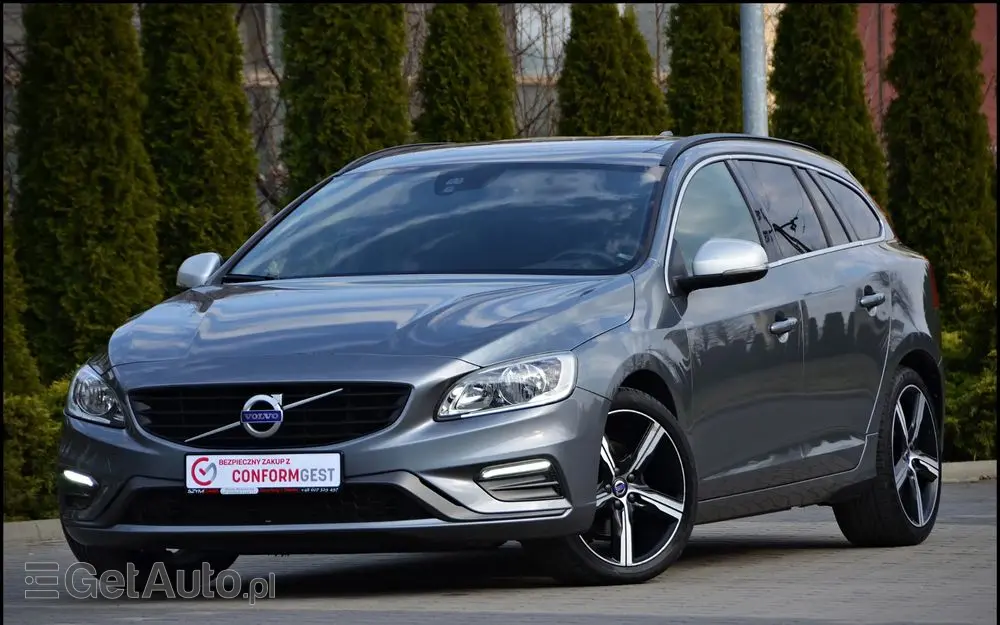 VOLVO V60 D2 Drive-E R-Design Momentum