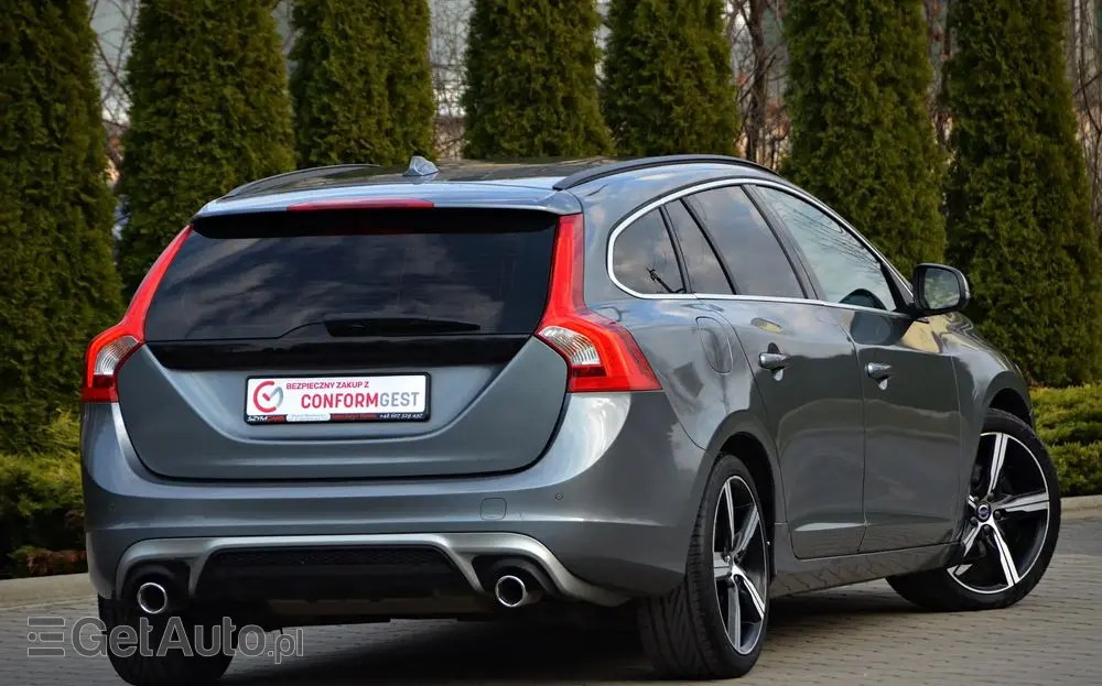 VOLVO V60 D2 Drive-E R-Design Momentum