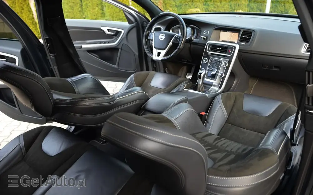 VOLVO V60 D2 Drive-E R-Design Momentum