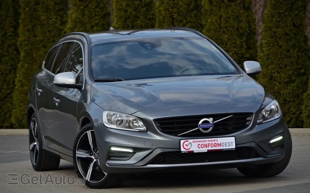 VOLVO V60 D2 Drive-E R-Design Momentum