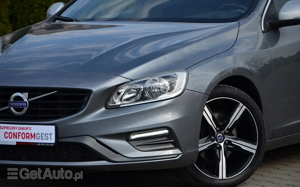 VOLVO V60 D2 Drive-E R-Design Momentum