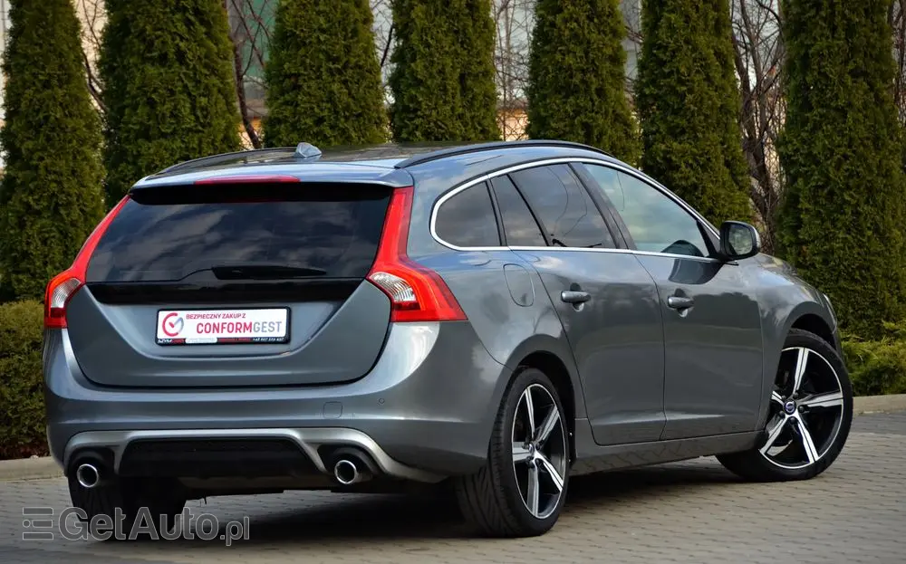 VOLVO V60 D2 Drive-E R-Design Momentum